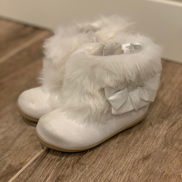 gymboree white fur boots